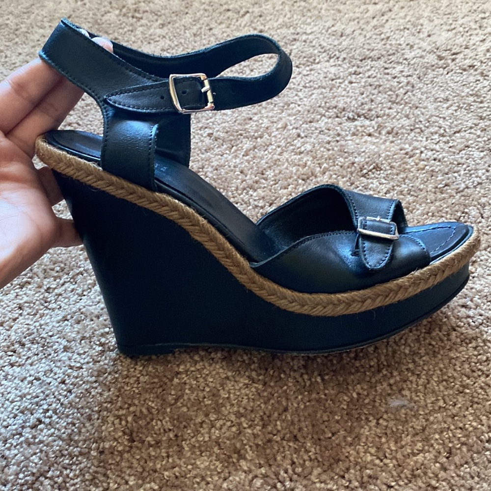 Barney’s New York platform wedge sandals. Sz 40 (9.5-10) all leather